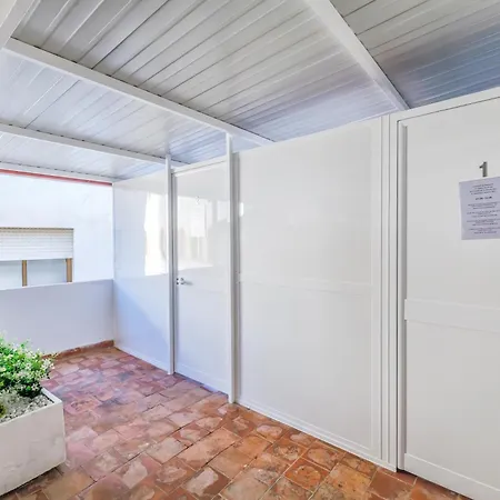 Almedina Apartment *